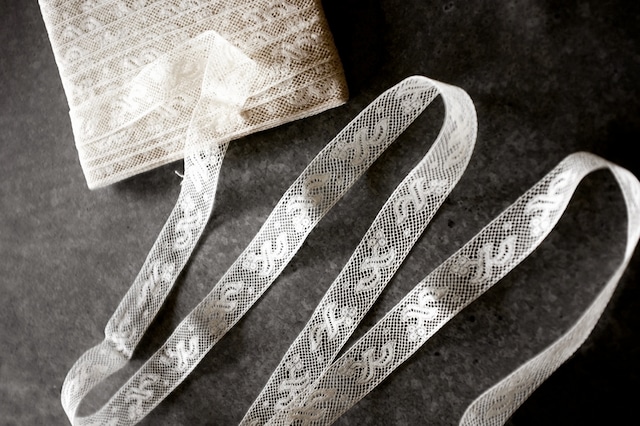 20s フランス 優しい宿り木とヴァレンシエンヌレース 100x2c アンティーク r45mn