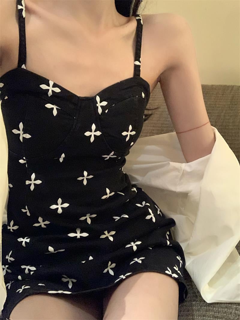 【新作】【送料無料】 リボンプリントヒップハグドレス女性の夏のセクシーなローカットストラップ A ラインスカートショートスカートビーチスカート 027339933847