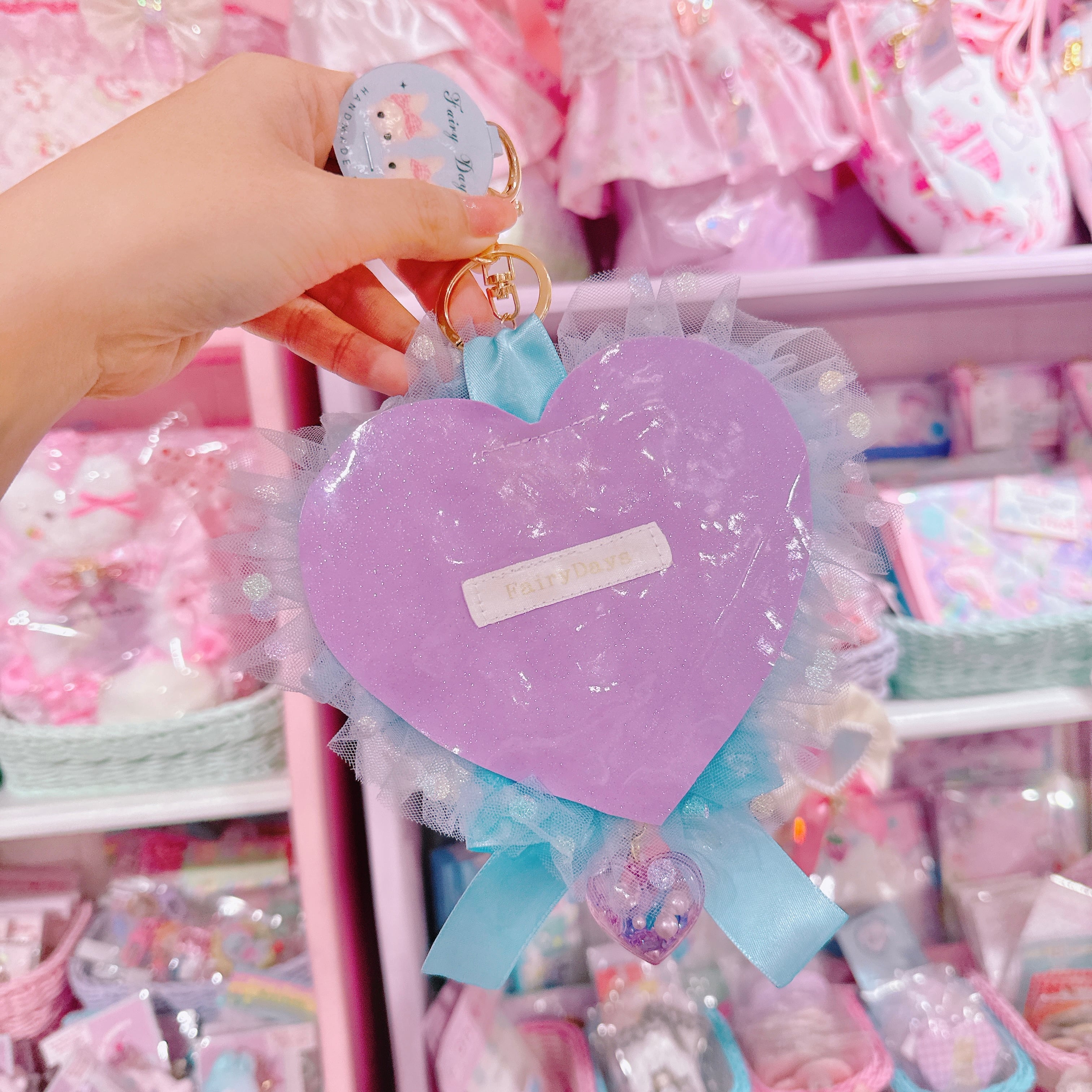 【G6】34-44シャカシャカ付きふんわりブローチ