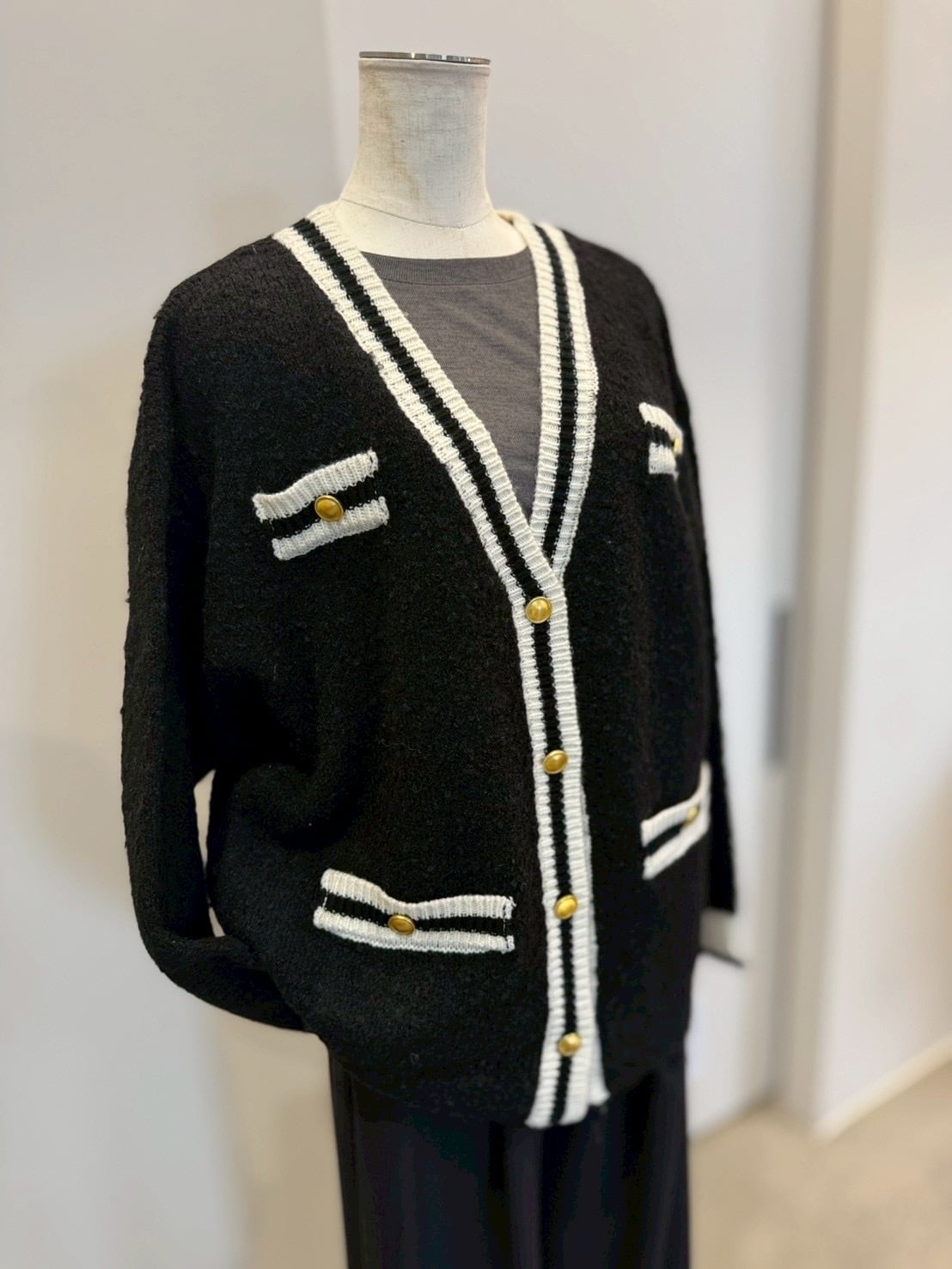 【DOS DIOSAS】ゴールドボタンポケット付きカーディガン D8632