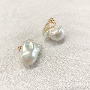 baroque pearl イヤリング　商品番号：U221E016 東京（表参道）名古屋（覚王山）大阪（南船場）