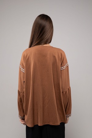 ウクライナ刺繍ヴィシヴァンカ クロスステッチ　手刺繍　ブラウス　麻　レディース・フリーサイズ