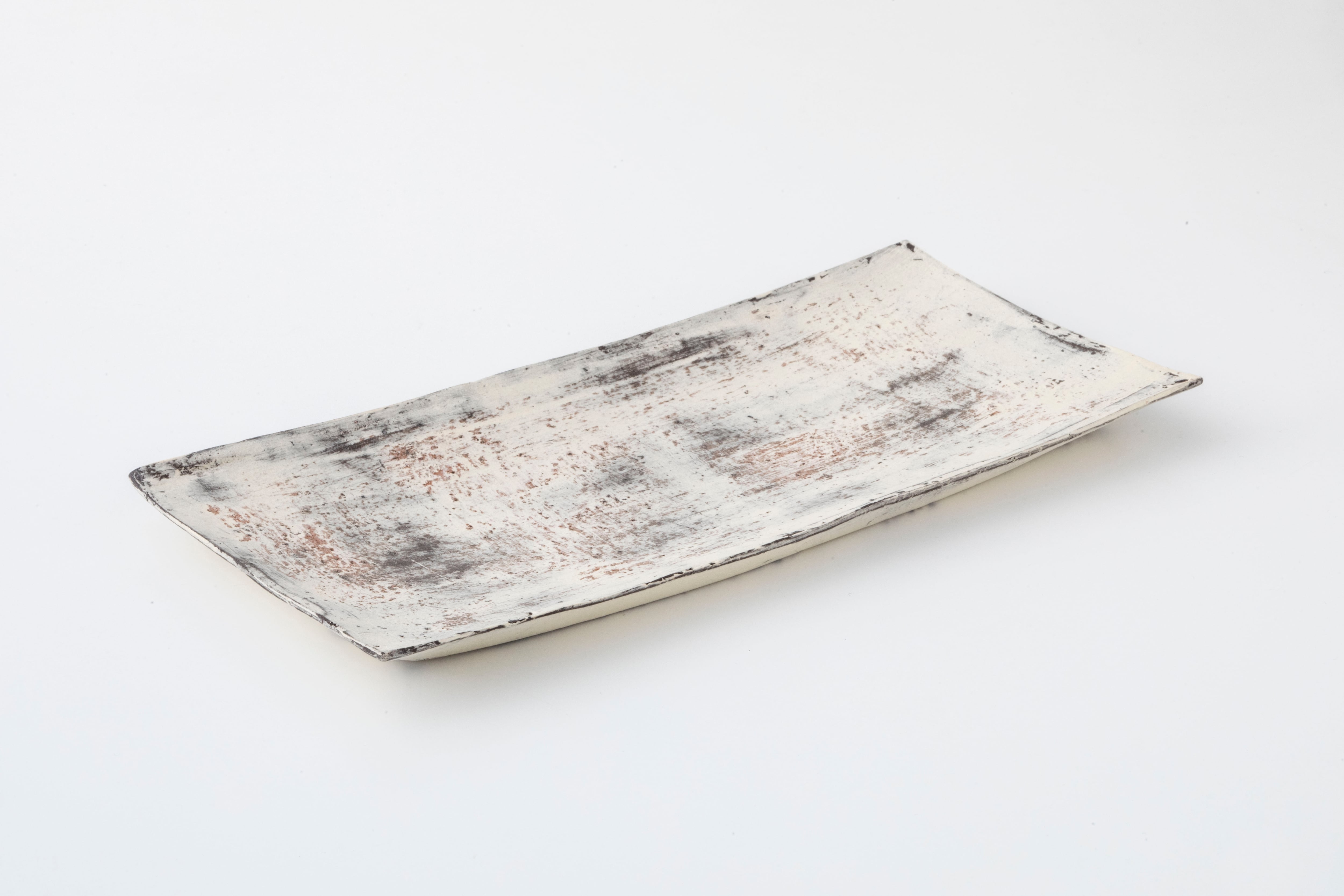Square plate L:白 (16) / 大澤 哲哉