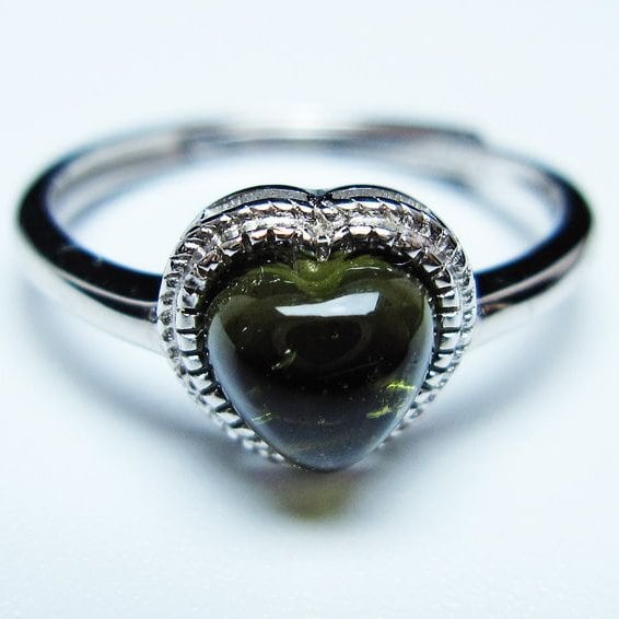 モルダバイト リング モルダウ石 指輪 ハート フリーサイズ 14号 一点物 メール便可 [M便 1/20] 199-600