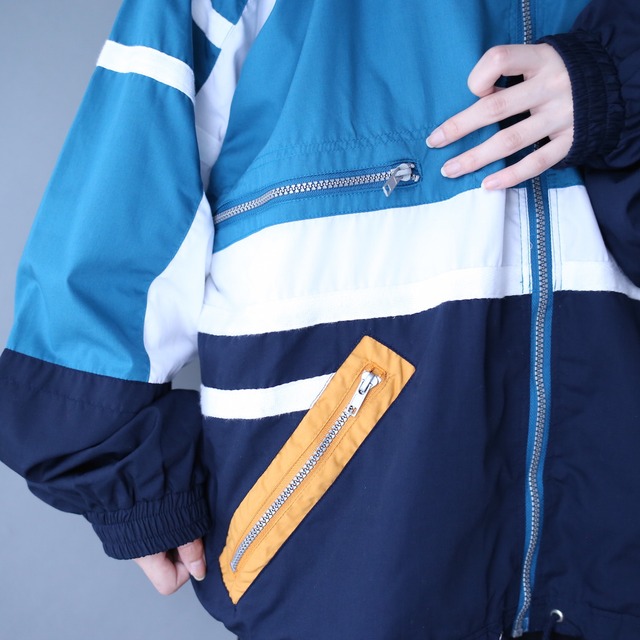 good coloring switch gimmick design zip-up blouson