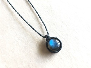 ラブラドライト macramé necklace