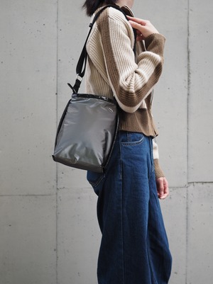 ショルダーバッグ PN-1404SS(890909)メタリックグレー