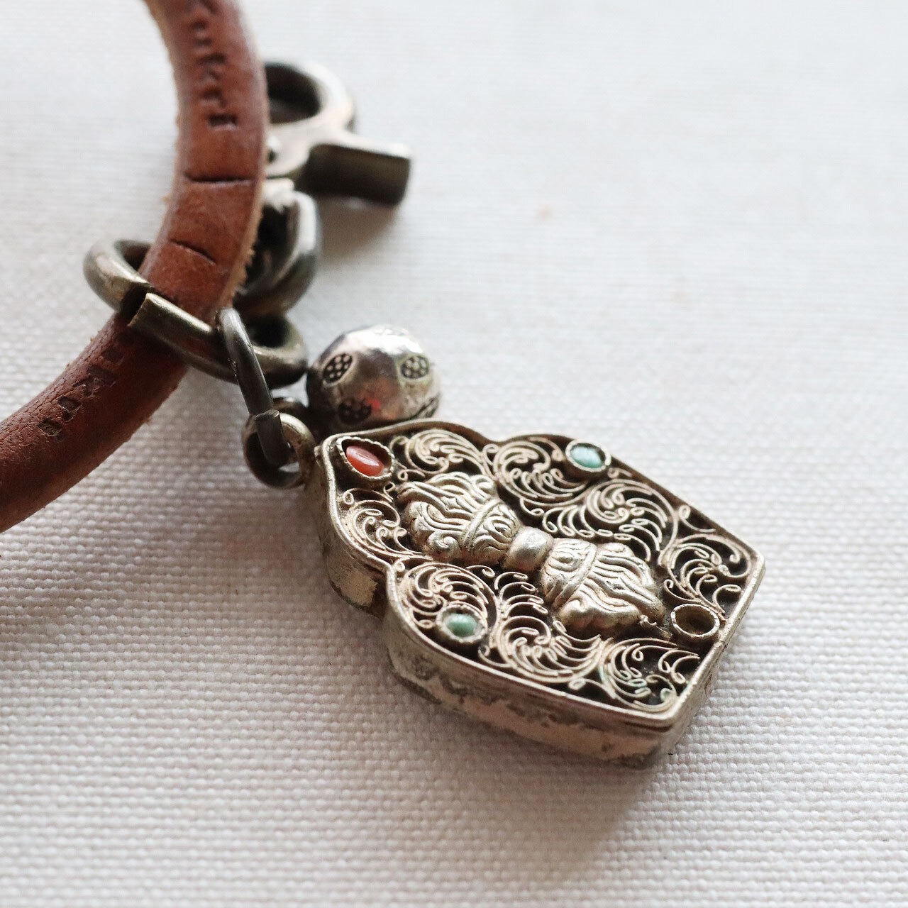 アッセンブル レザーキーリング｜Assemble ONE-OFF Leather Keyring｜A004