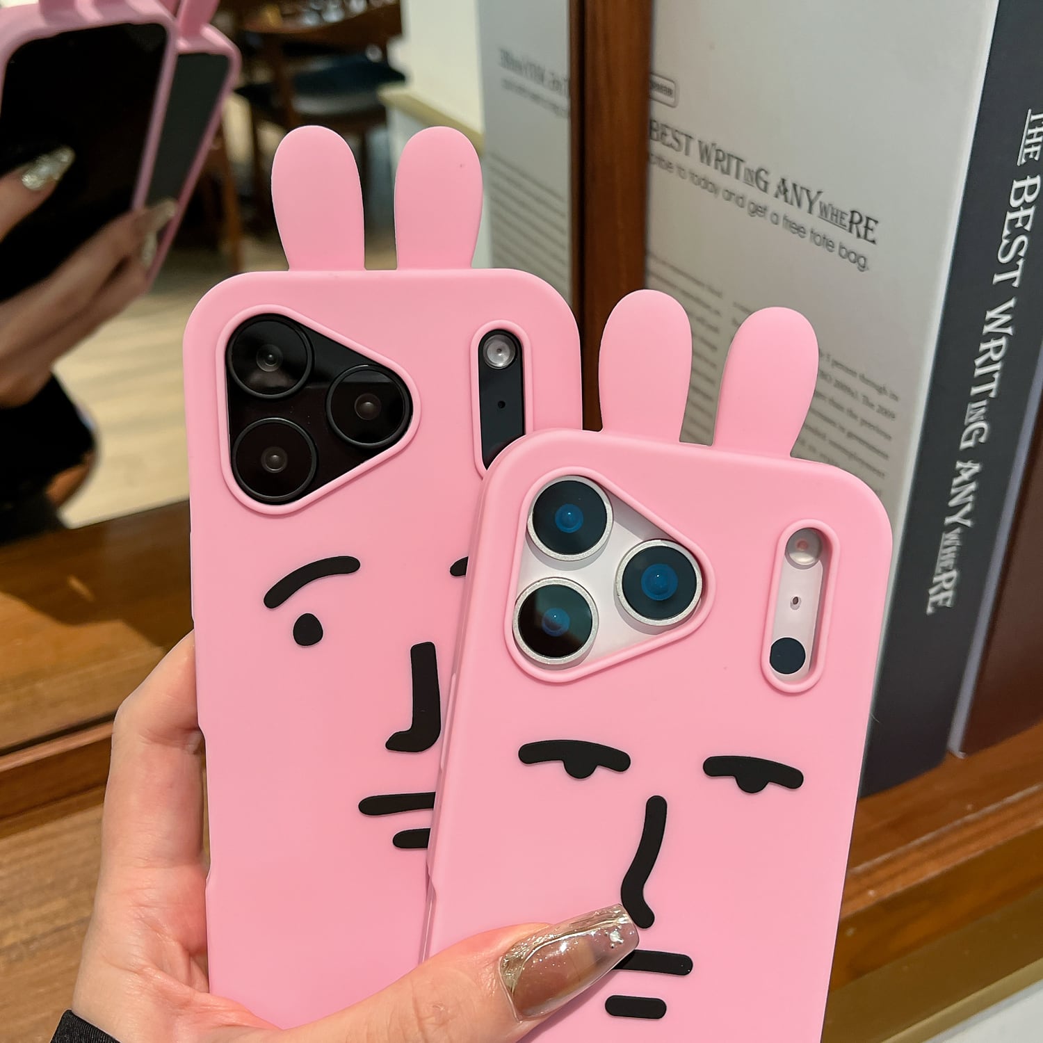 ウサミミ iPhone 17 16 15 14 13 ケース かわいい 表情 ウサギ