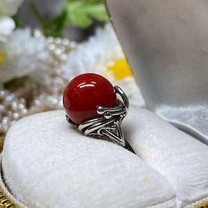【SALE】昭和レトロリング　大きな赤珊瑚に大満足✨【Japanese traditional ring】