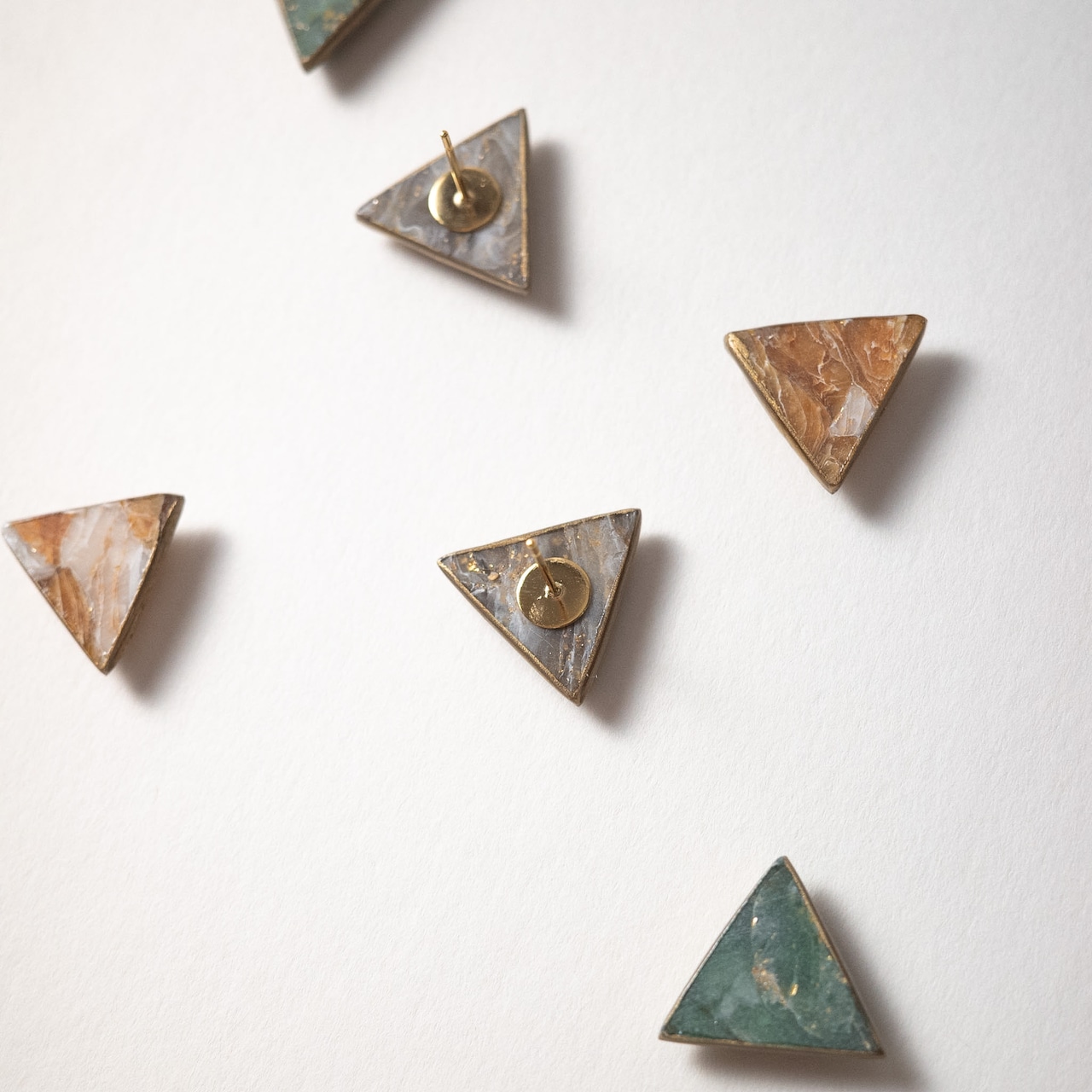 LOOP hogu v1 : Triangle Studs