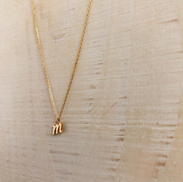 18k initial ‘m’ necklace /  Belleza by n