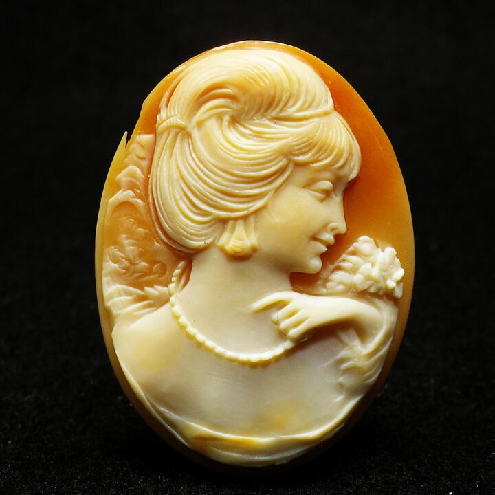 ジョヴァンニ・ノト作 ”喜びに満ちた微笑み”