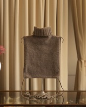WV × Cassandra Harada / Knit Turtle Neck Bib Dark Beige