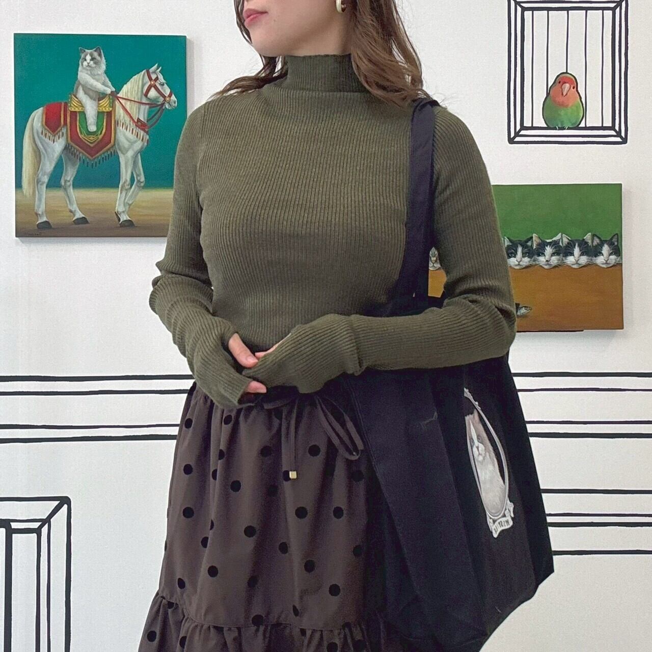 指穴付きハイネックリブニット