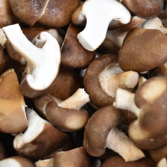 愛媛県内子町産　椎茸のアヒージョ（ピリ辛）