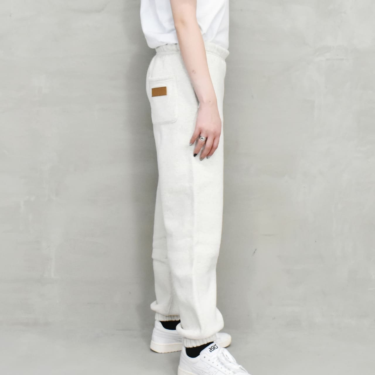 JOGGER PANTS / OFF WHITE