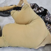 ベリーダンス オリエンタル 衣装 上下セット クイーン Queen イエロー系 トップス スカート 黄 黒 花 ラインストーン スパンコール 豪華 装飾 キラキラ ステージ イベント ダンス衣装 ブラック系