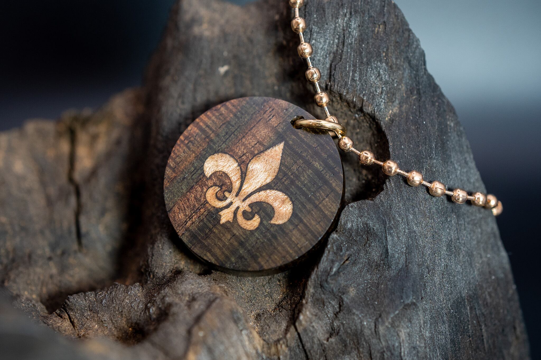 【21世紀最高峰の材】サイアミーズローズウッド マイクロカーリー ラウンド タグ 象嵌 フルールドリス