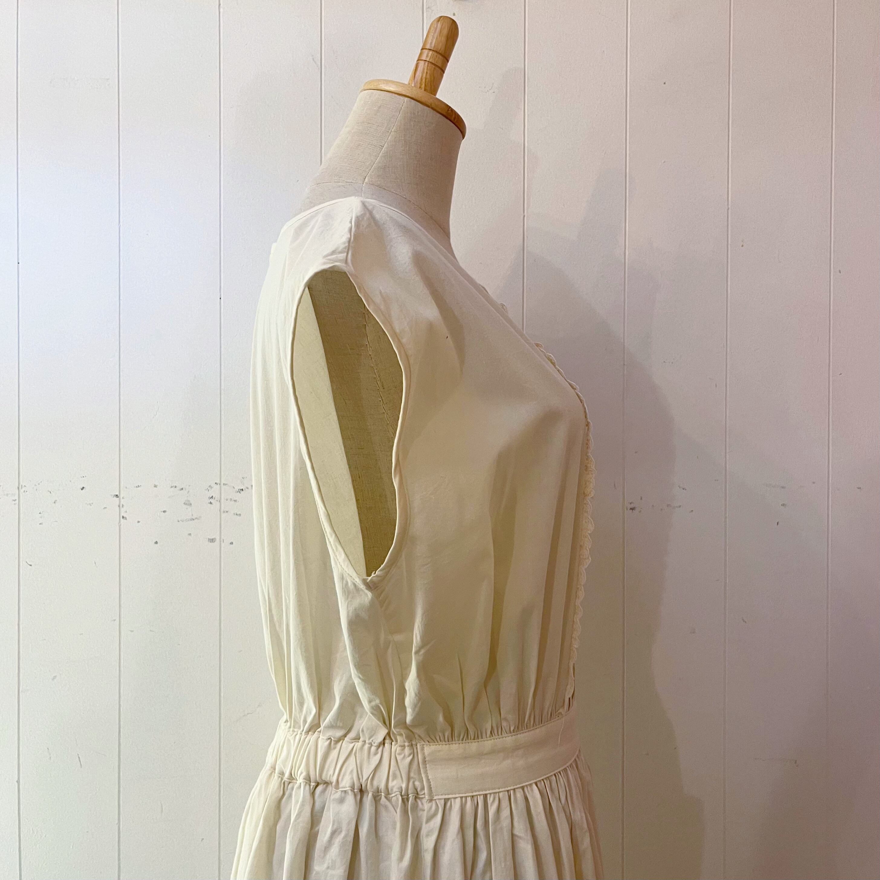 cotton lace back button one-piece