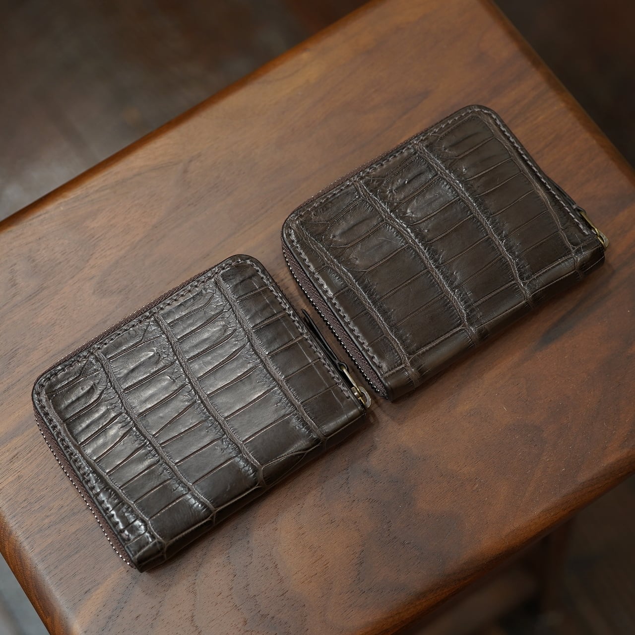 カンダミサコ ポケットウォレット ナイルクロコ ダークブラウン・グリーン