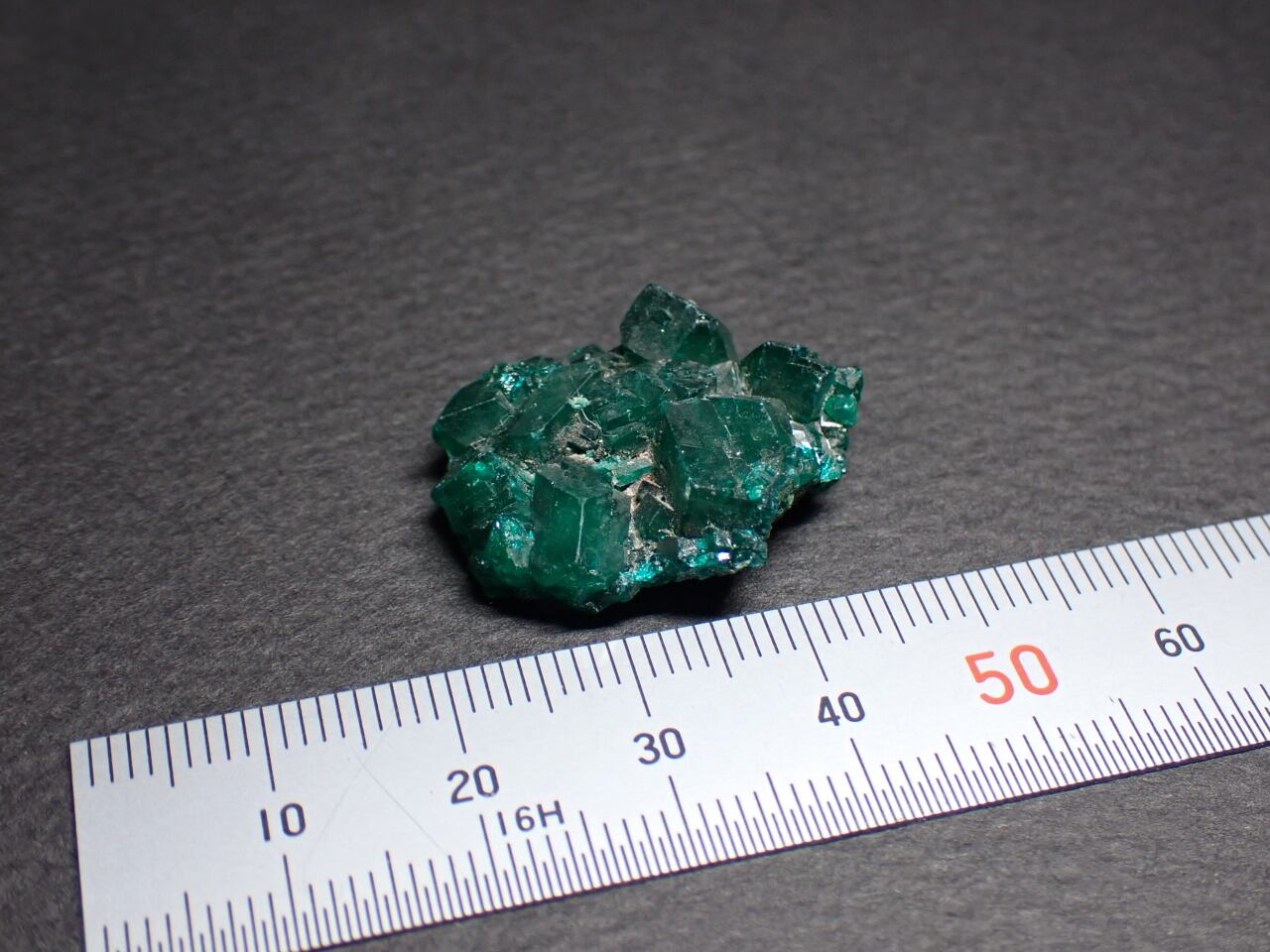 コンゴ共和国産 ダイオプテーズ/Dioptase 原石 A-DPT052 | 鉱物