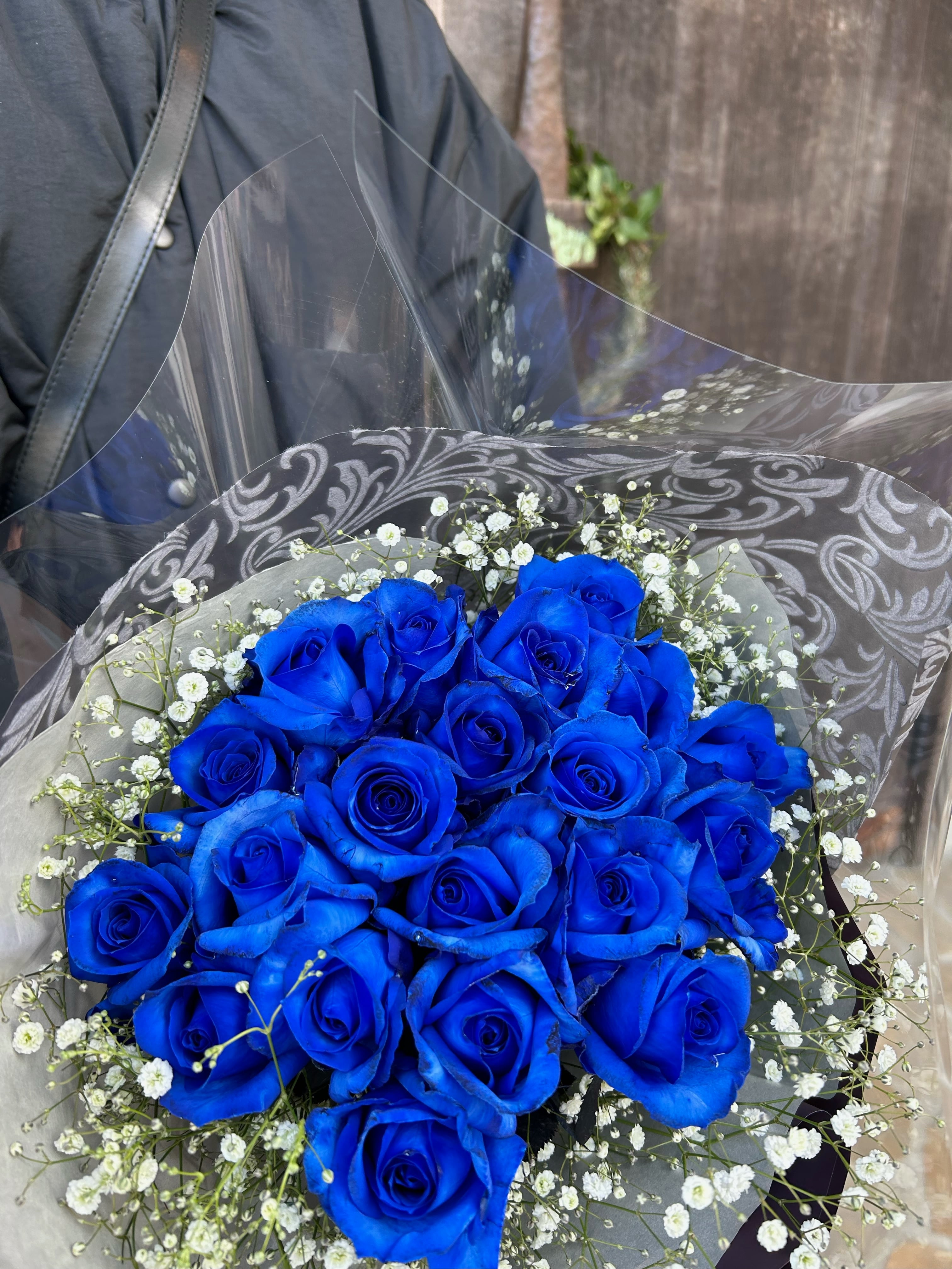 ☆WEB限定☆ 青いバラとかすみ草の花束 | バラ専門店 Heguri Rose