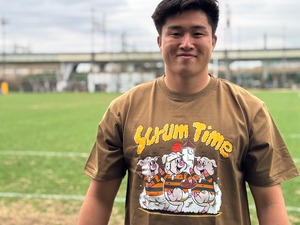 THE THREE RUGBY PIGS Tシャツ OLIVE
