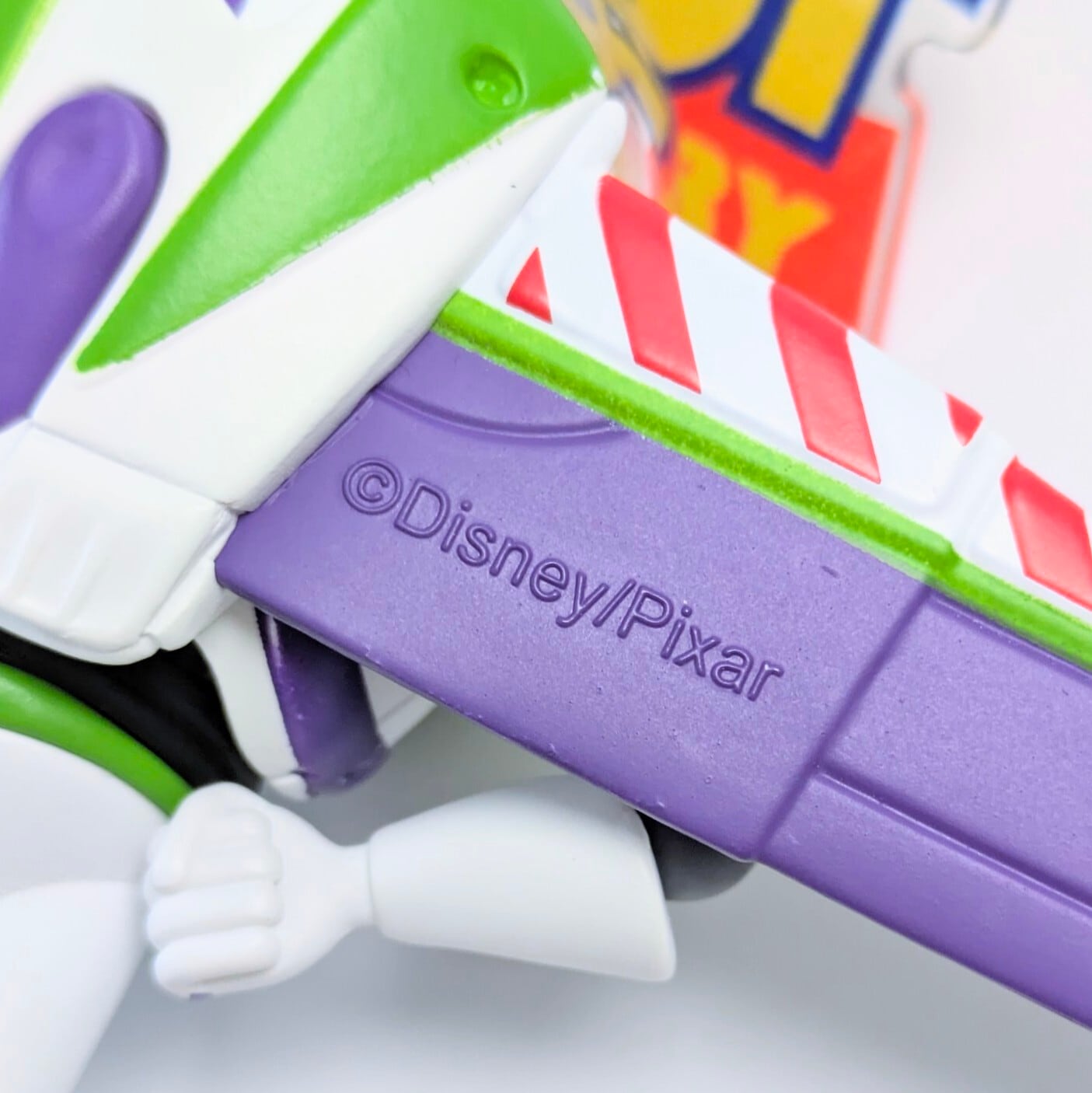 ⭐️日本未発売・海外限定！⭐️【 Toy Story  ( トイ・ストーリー )  トイストーリー 】『 バズ・ライトイヤー 』 PVC Figure KeyHolder / フィギュアキーホルダー〚アメリカン雑貨 アメトイ〛