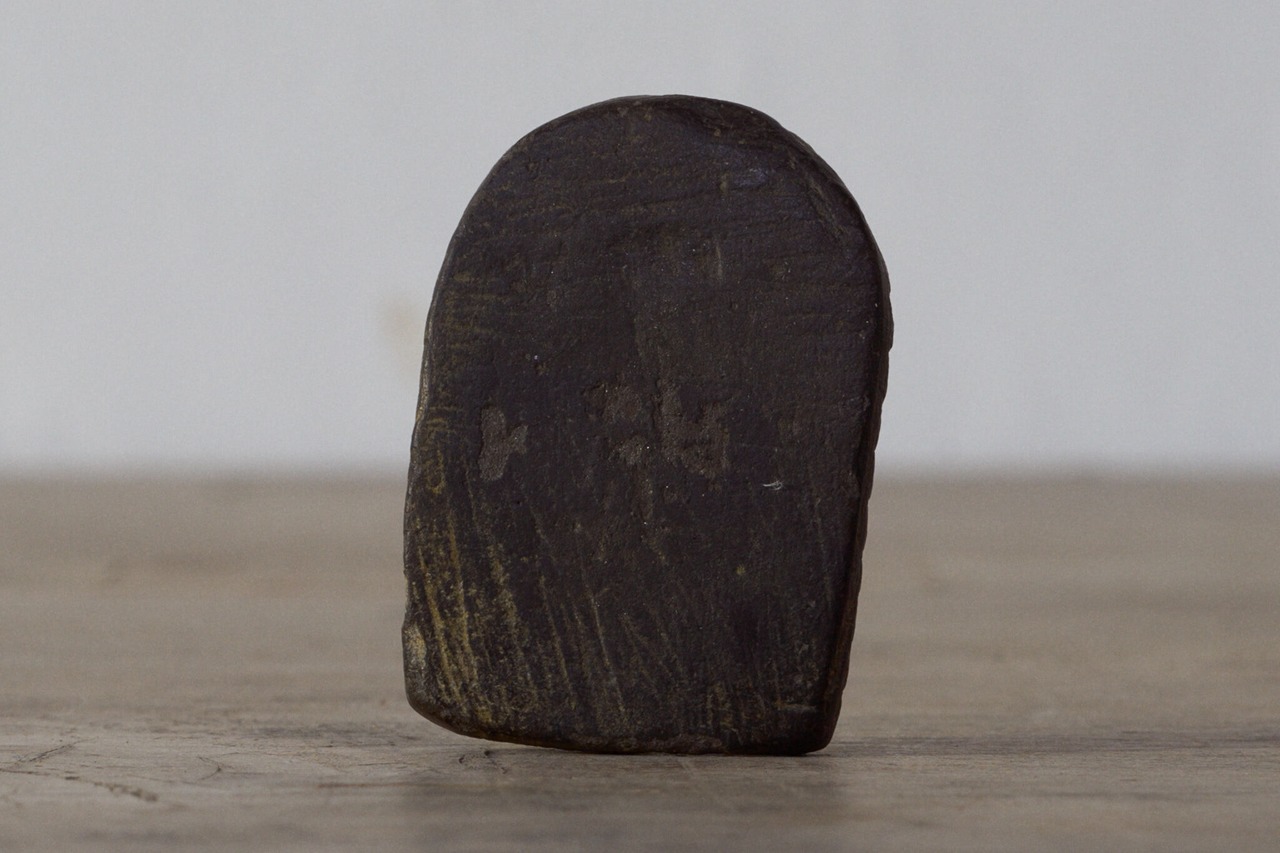 小さな石の仏様 B