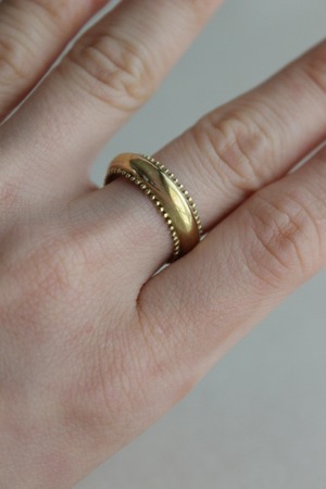 tiny dots ring  / gold