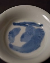 豆皿　白磁陰刻染付　人物図　２枚　/　明治期