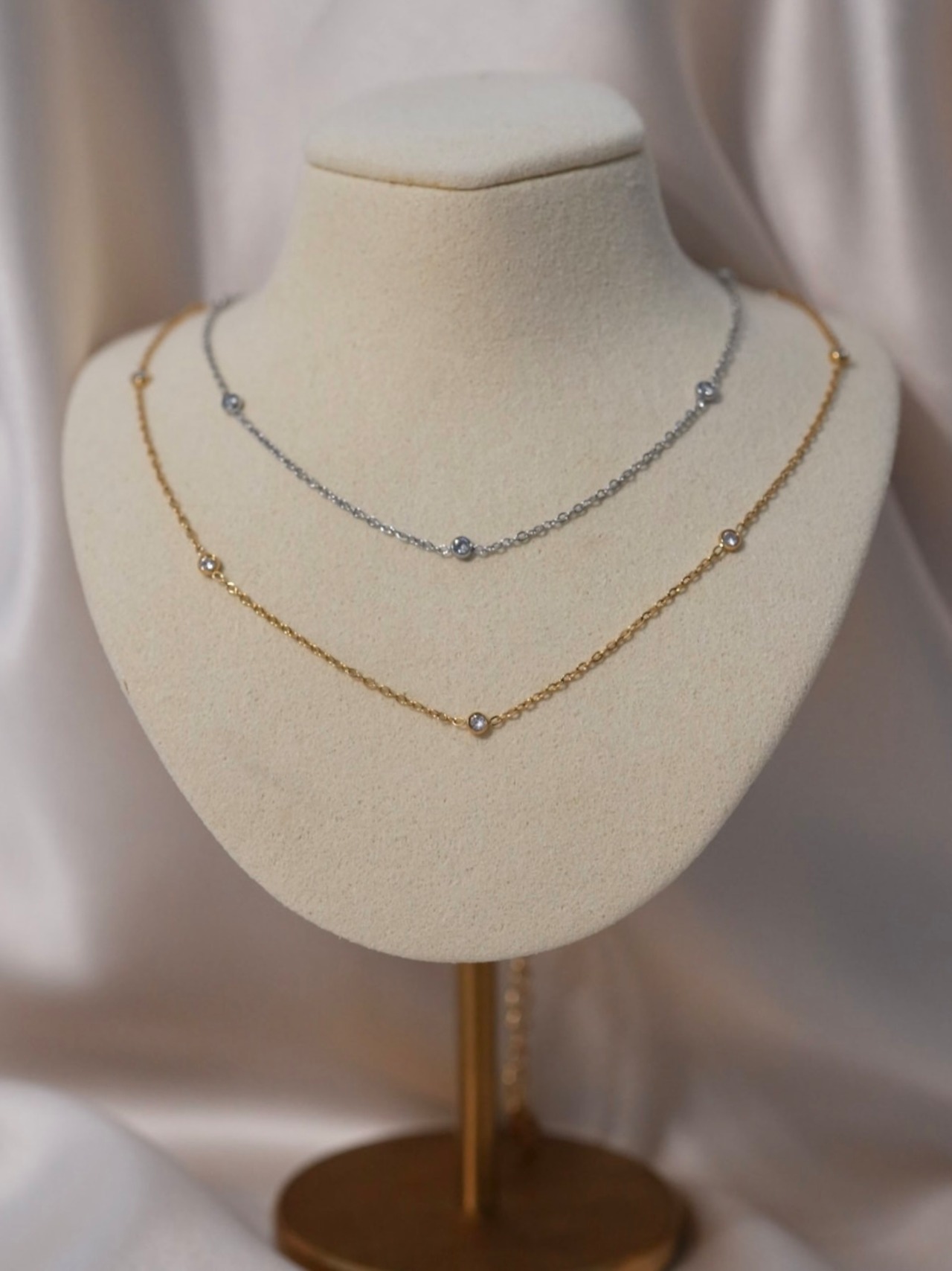 petit stone necklace