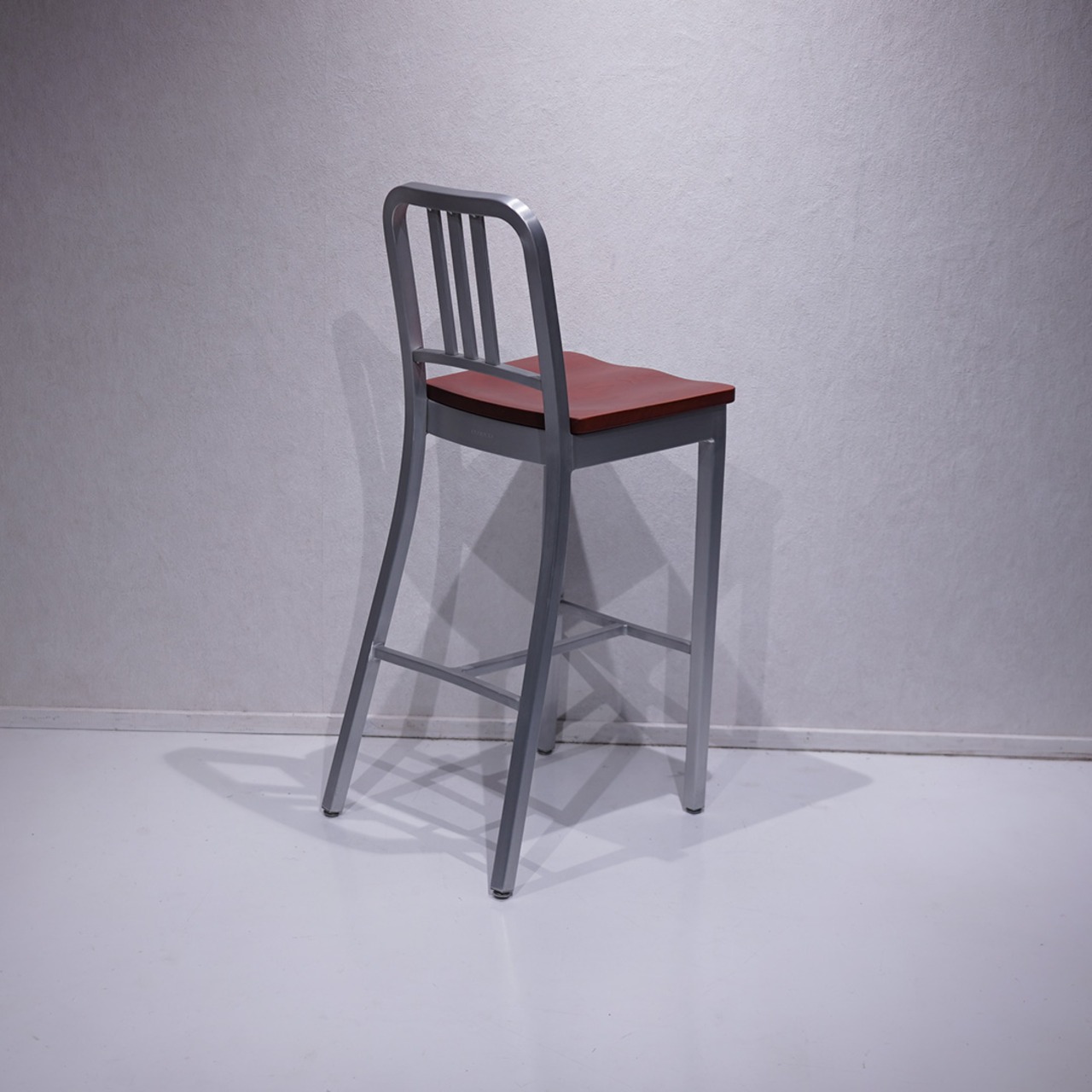 Emeco 1104 Navy Stool / Wilton C. Dinges 名作 エメコ ネイビー バースツール ハイスツール プロ仕上げ デザイナーズ チェア （関連:ヴィトラ HAY）