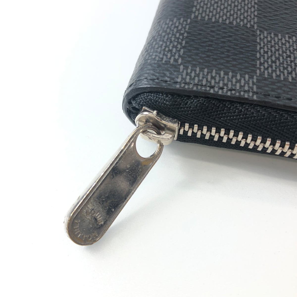 LOUIS VUITTON ルイ・ヴィトン ダミエ・グラフィット ジッピー コイン