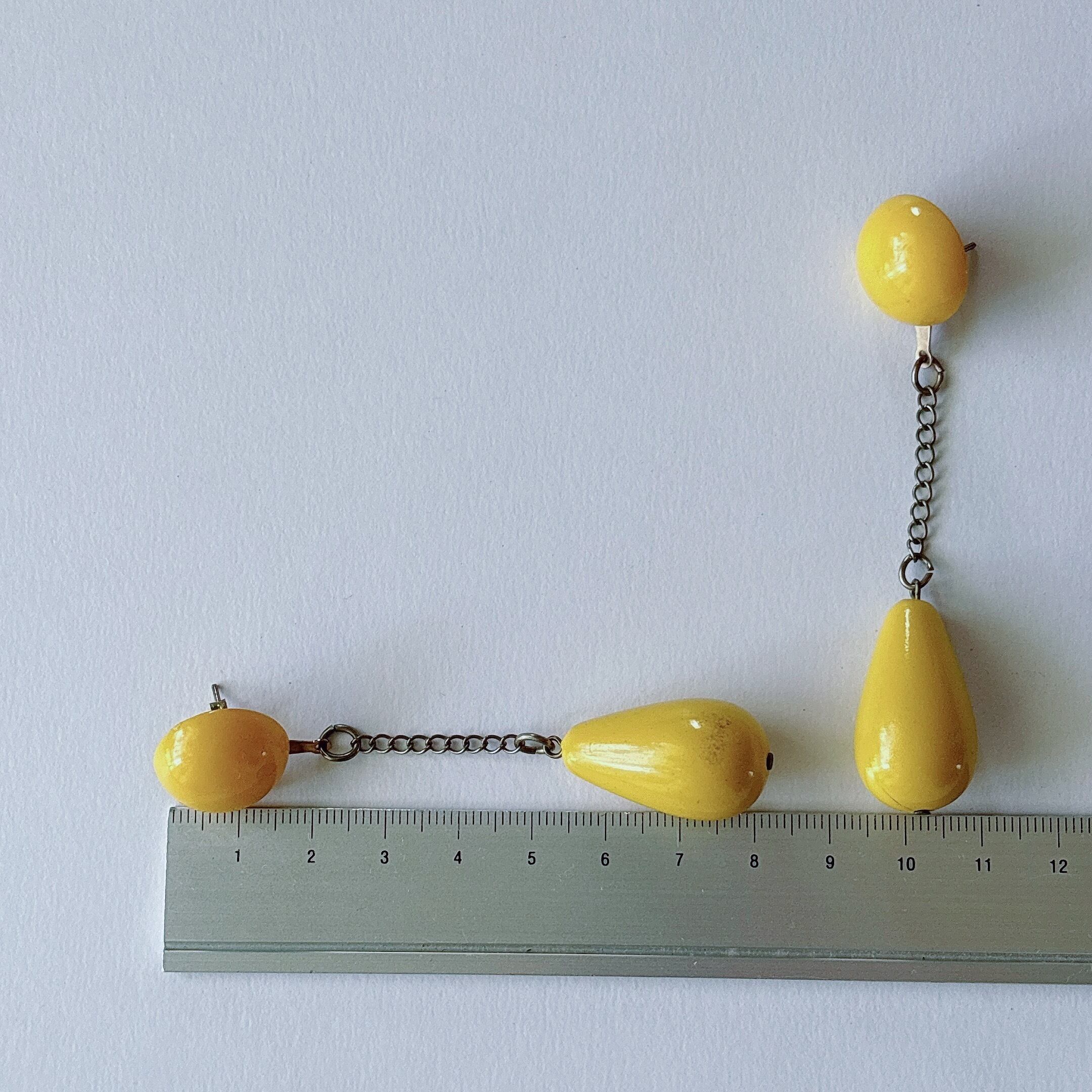 Vintage 80s deadstock gold tone yellow plastic drop beads dangle
