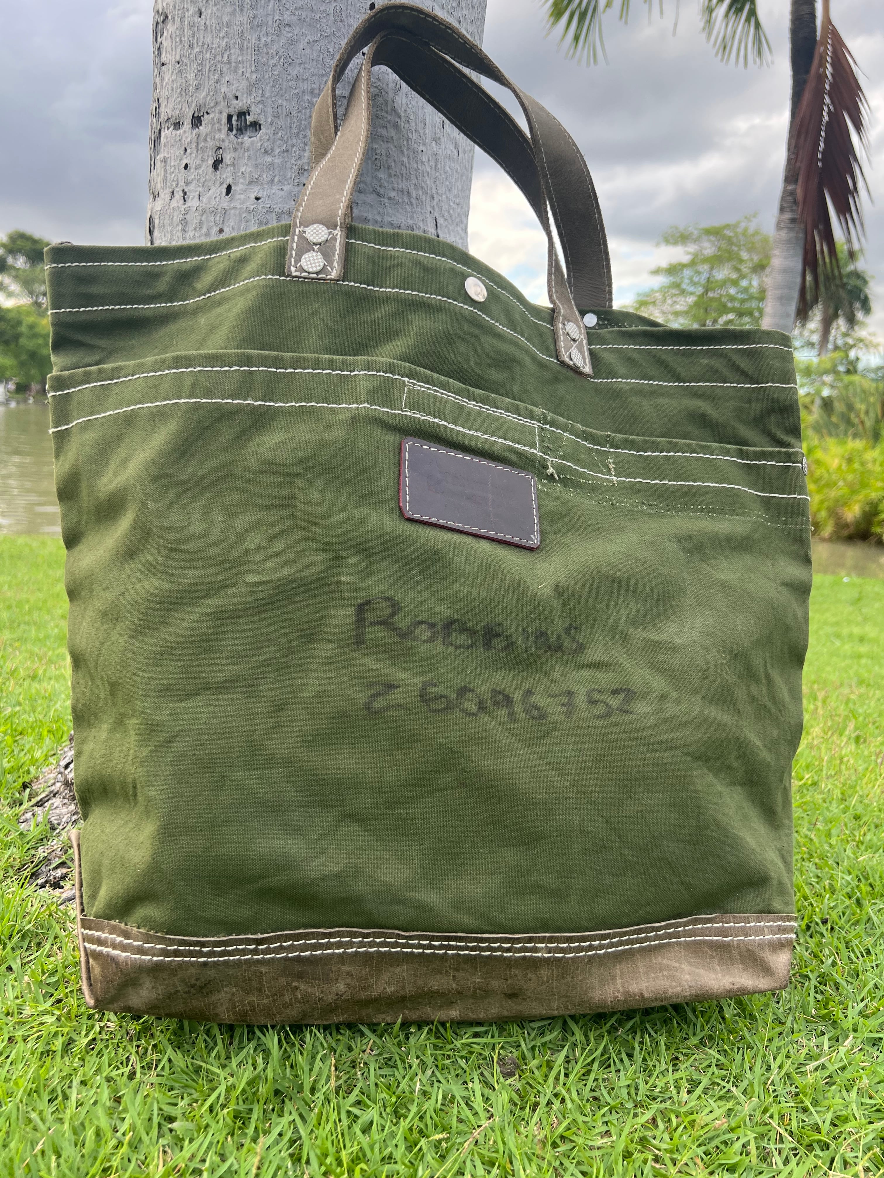 【一点物】軍物 トートバッグ リメイク カーキ ルームナンバーシックス ハンドメイド 一点物 ミリタリー 再構築