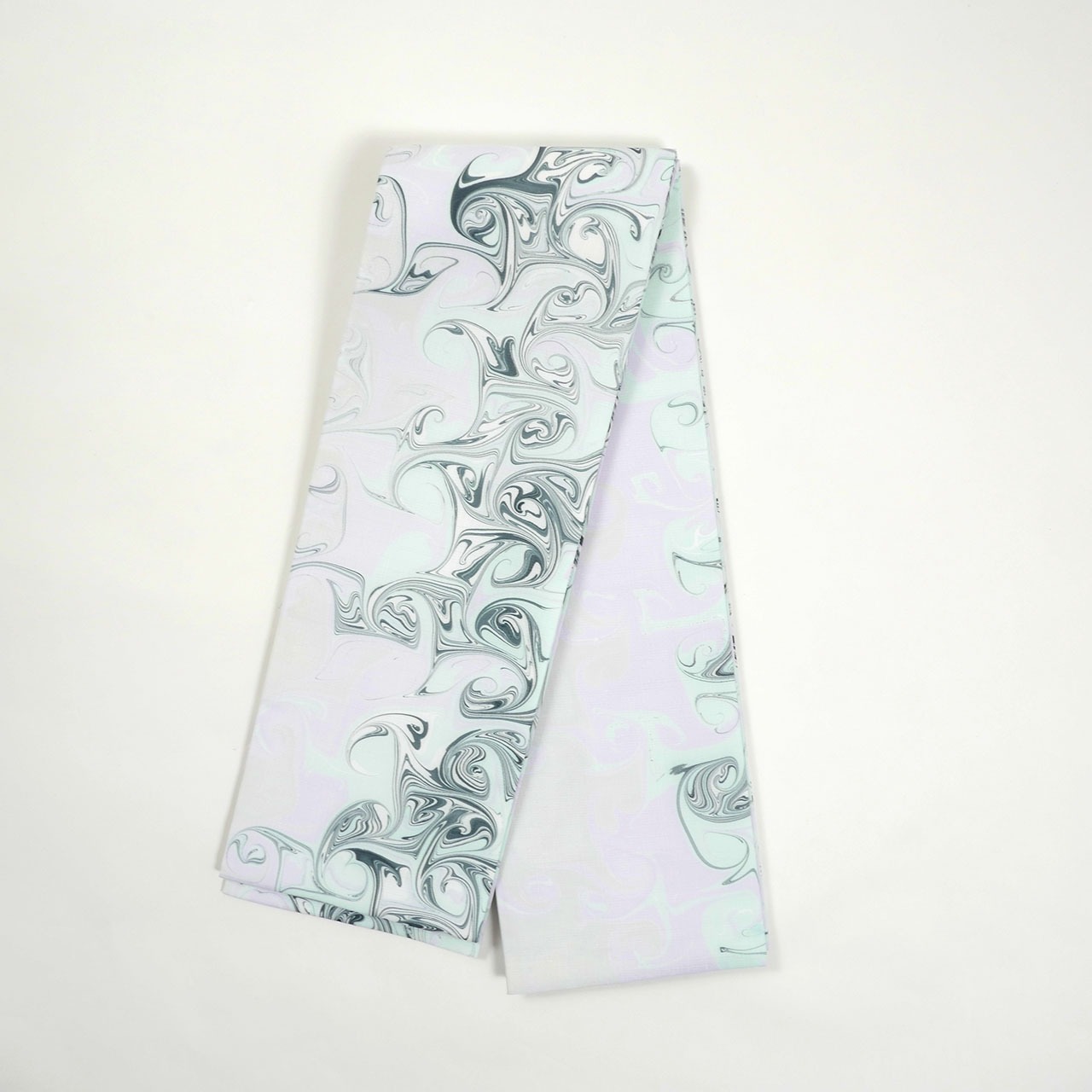 ペールトーン×ソフトブラックの半巾帯