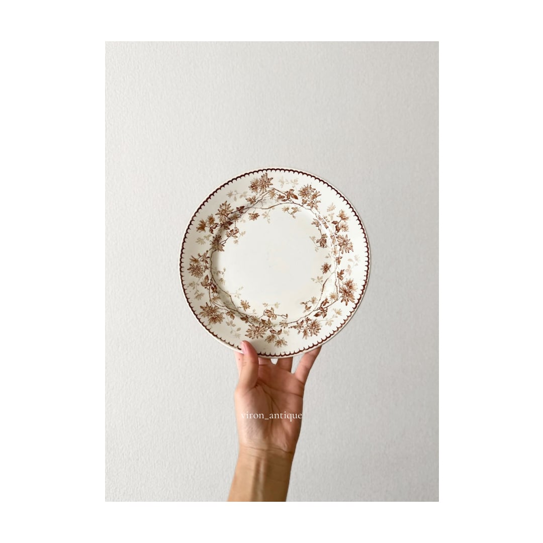 フランスアンティーク クレイユモントロー ブラウンの花模様が