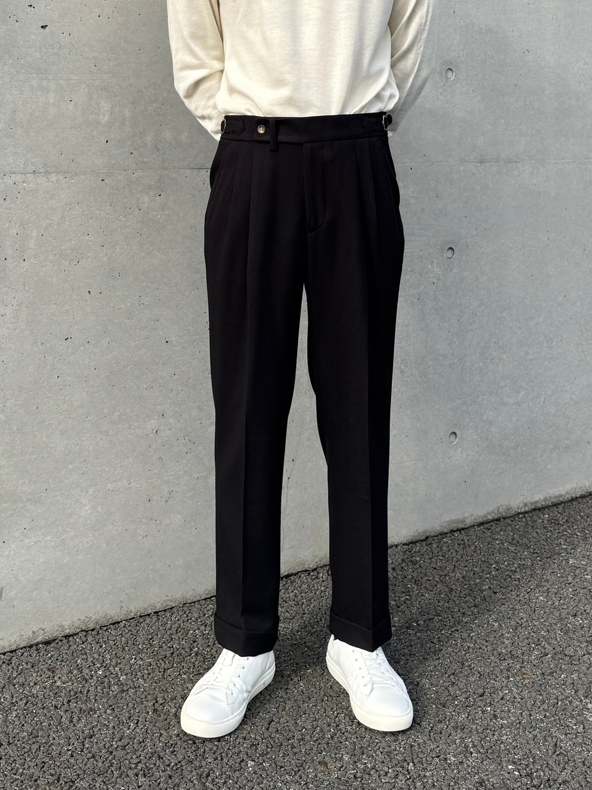 ツータックベルトレススラックス【秋冬用】 | Wide Range