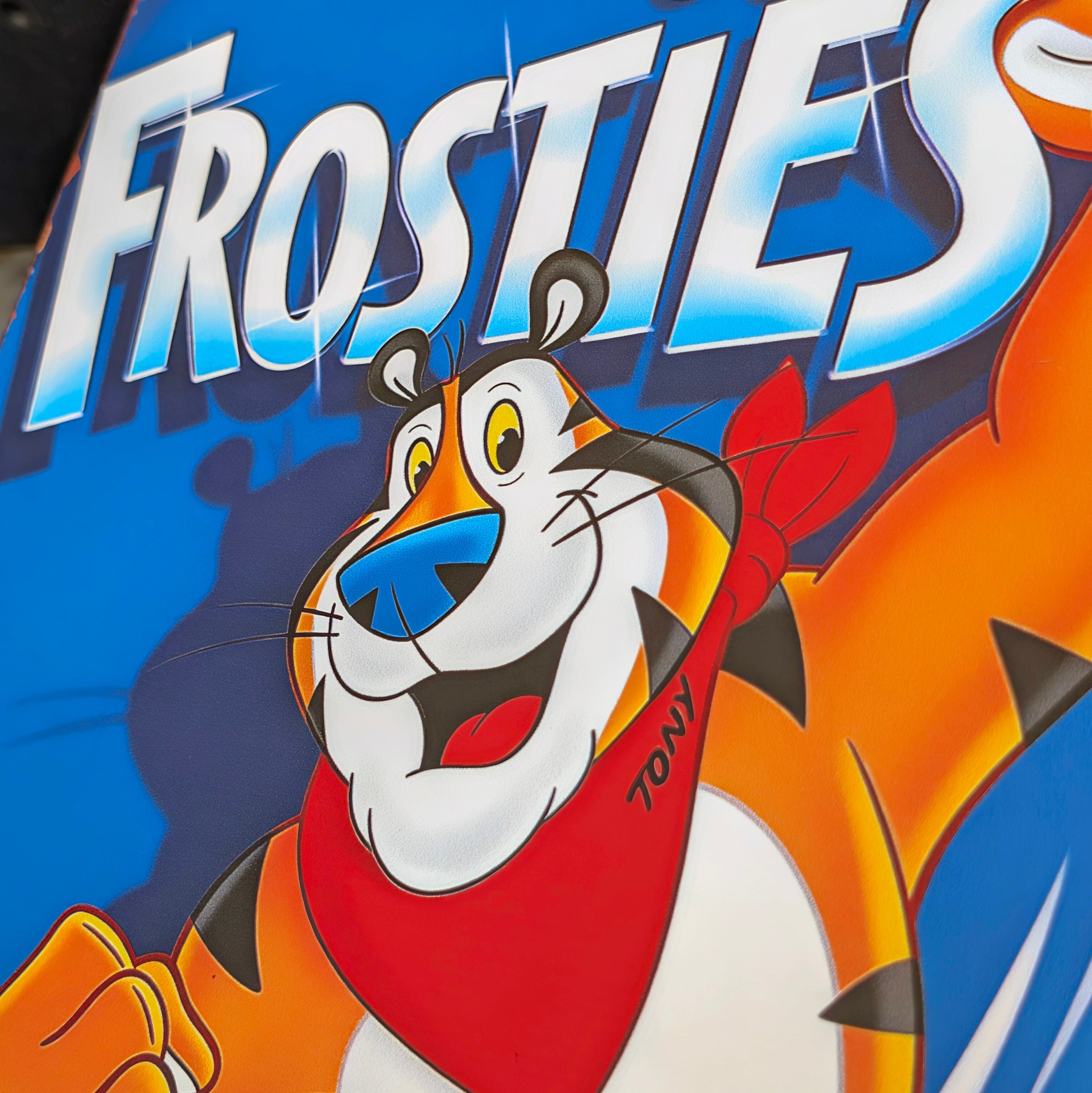 送料無料!ちょうどいいブリキ看板 【 Kellogg's FROSTED FLAKES ( ケロッグ シリアル フロステッド・フレークス ) 】トニー・ザ・タイガー / METAL SIGN / メタルサイン / ブリキ看板 / サインボード / ビンテージ加工〚アメリカン雑貨 アメトイ〛
