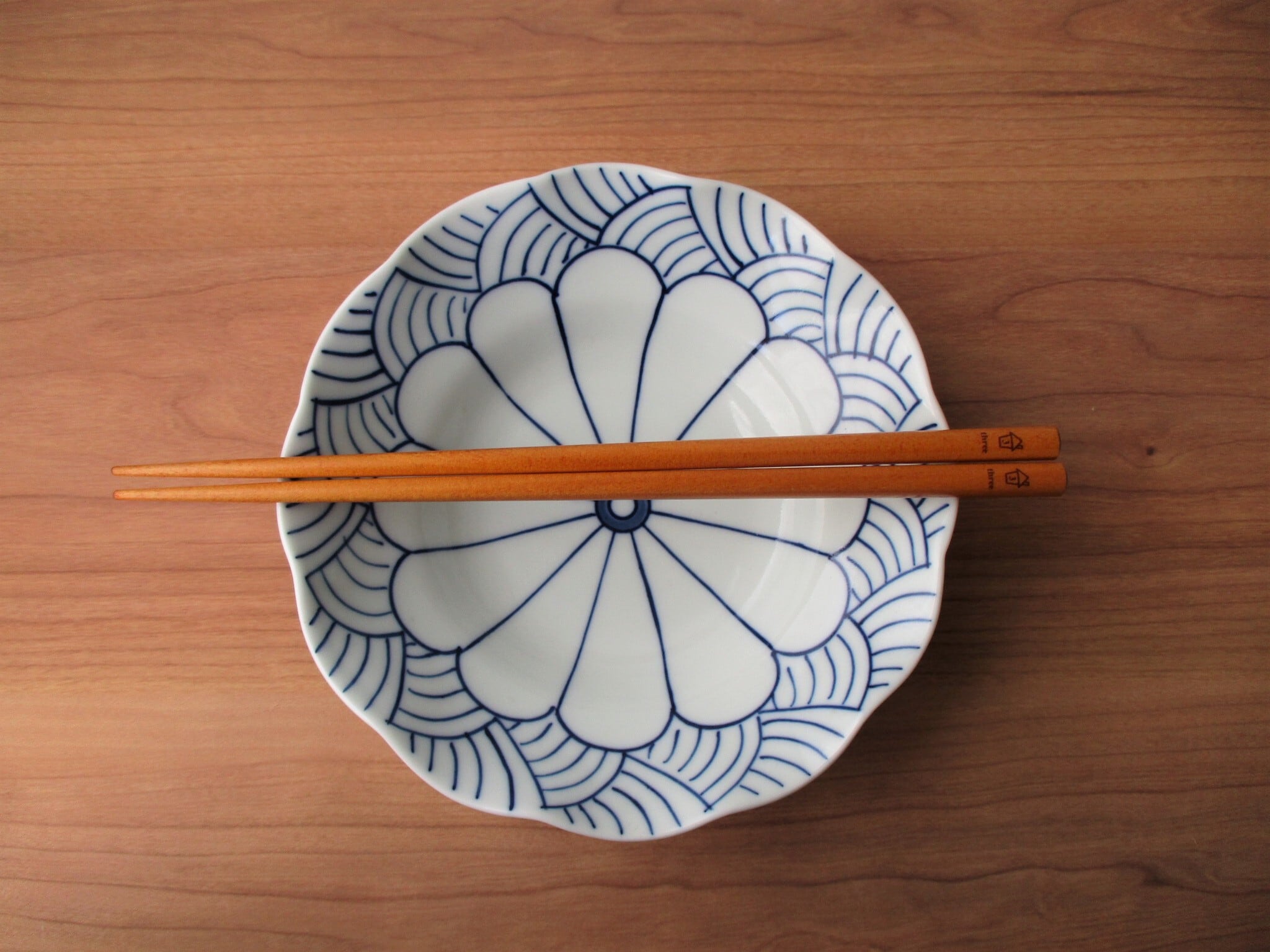 菊割青海波五寸深皿【有田焼】 | Pay ID