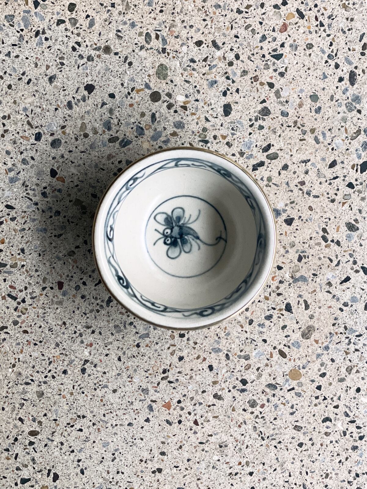 Reaching Out／茶杯・豆皿（Dragonfly） | 333 & tay - Delivery Service