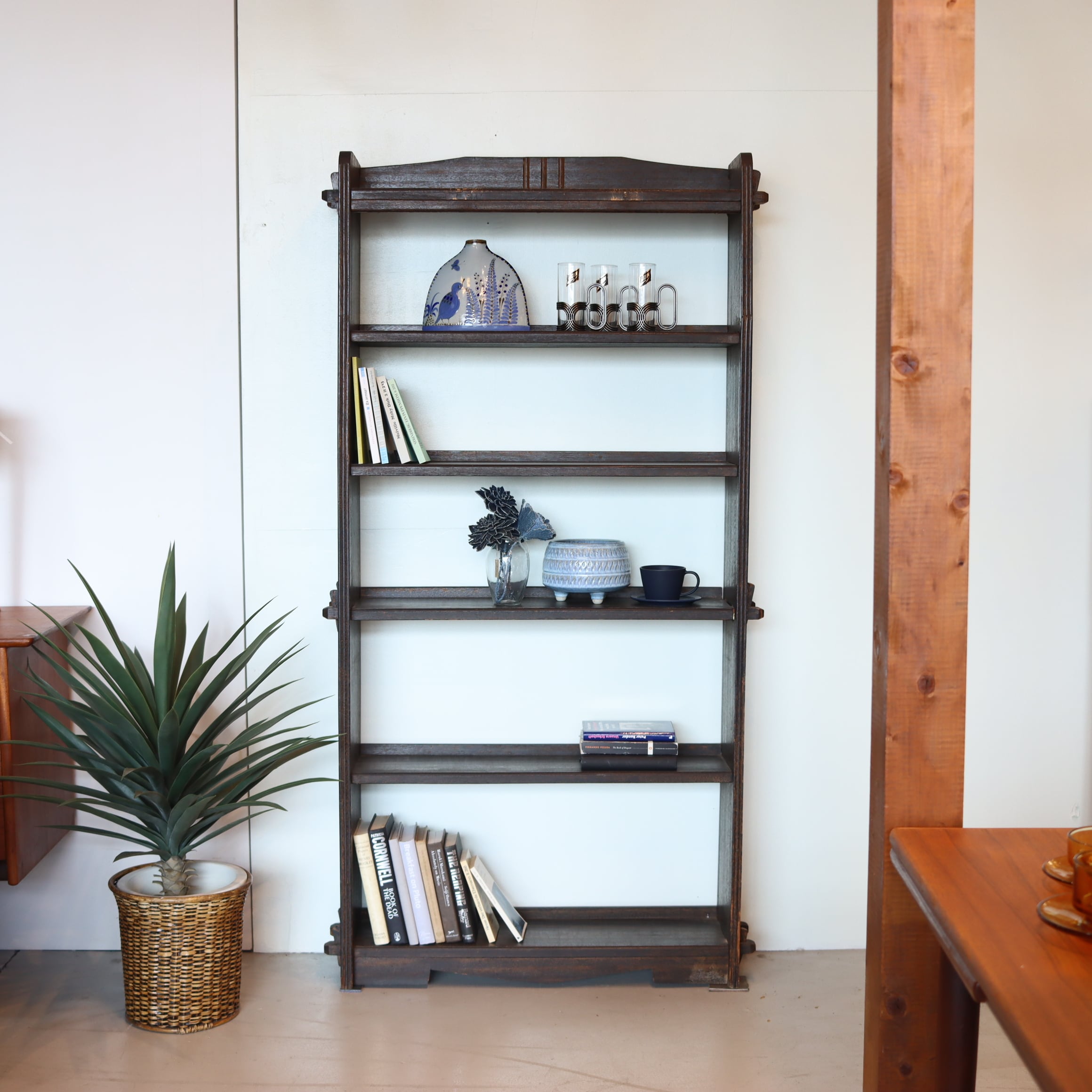 vintage book shelf 古い楔の本棚