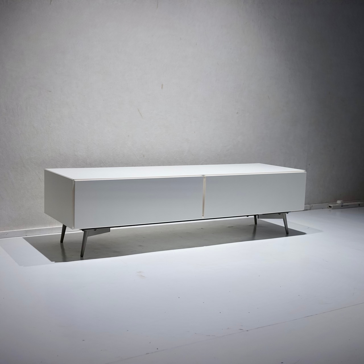 BoConcept ボーコンセプト Lugano ルガーノ 154cm テレビボード ローボード リビングボード テレビ台 収納 モダン ラグジュアリー ホテルライク