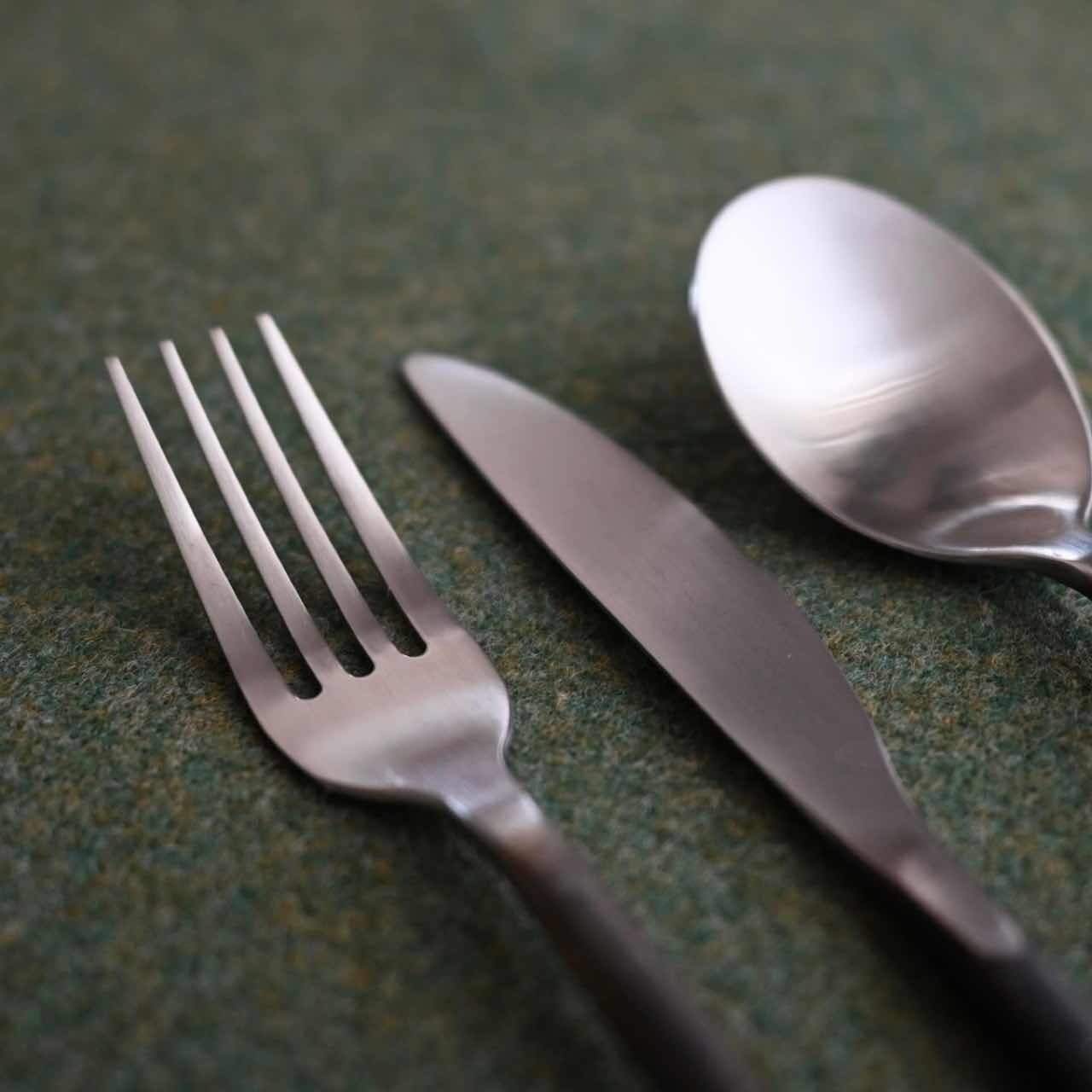 洋書◆テーブルセッティング写真集 本 インテリア スプーン ナイフ フォーク Amazon｜Cesa Beams カトラリー カトラリーセット おしゃれ