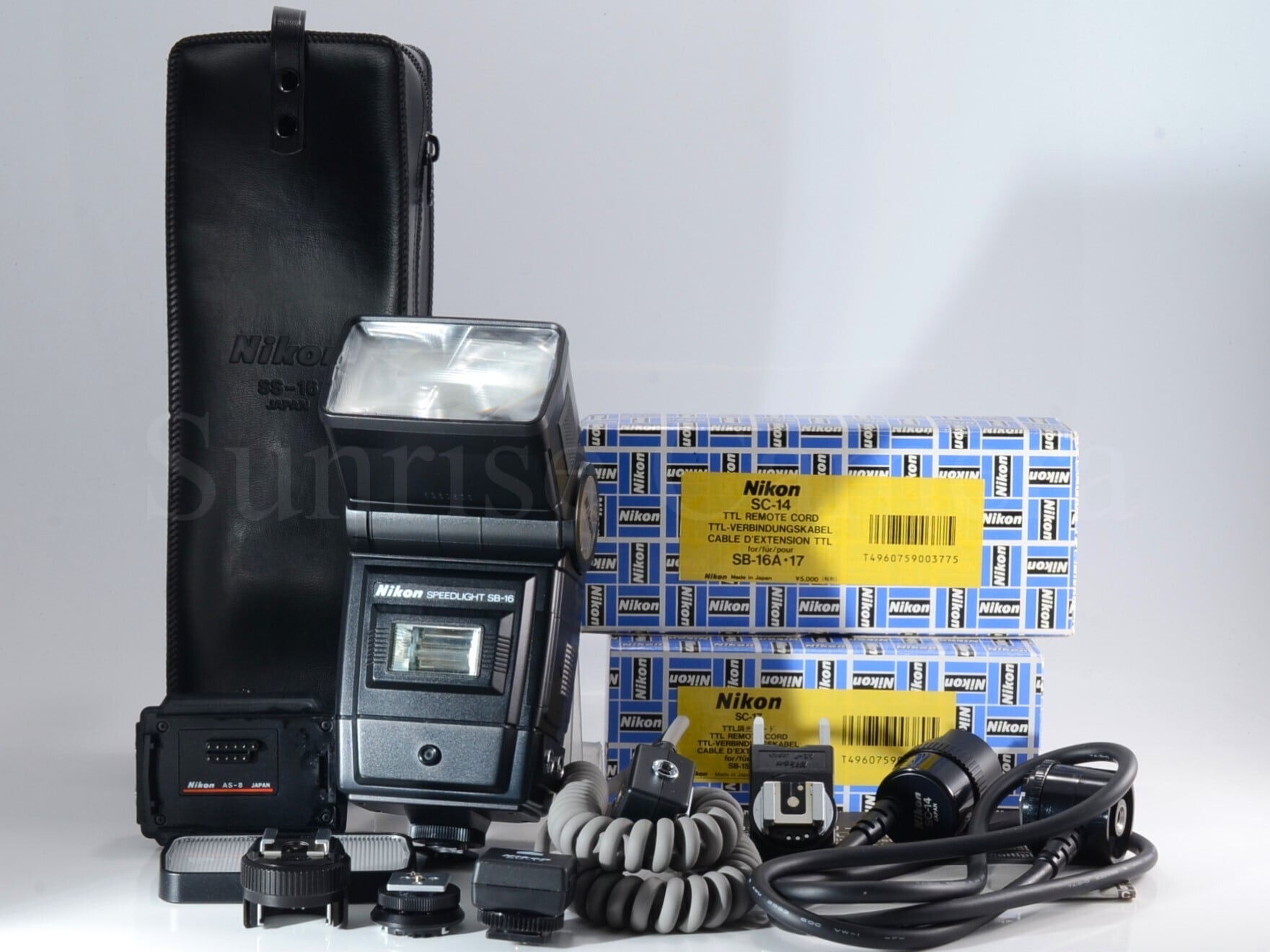 Nikon スピードライト SB-16 / TTLリモートコード SC-14, SC-17