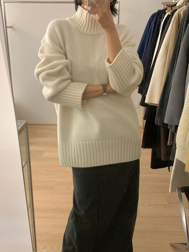 (即納) HAUS / Rendle high neck loose pullover 2color