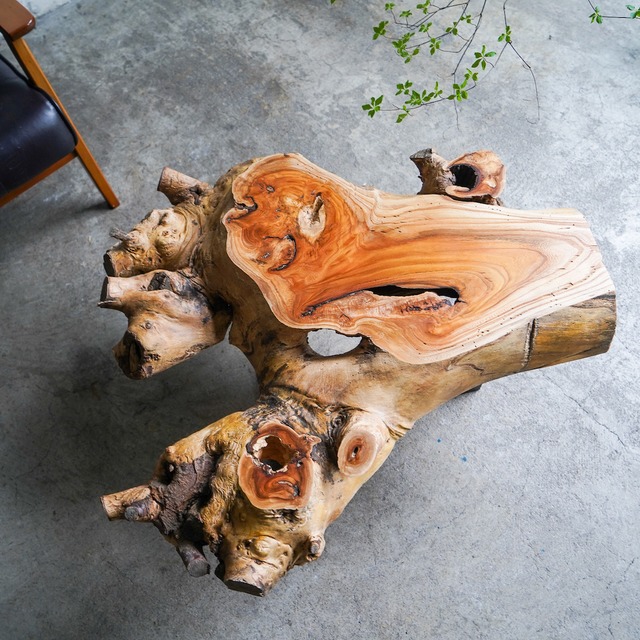 けやきの変木一枚板 ローテーブル