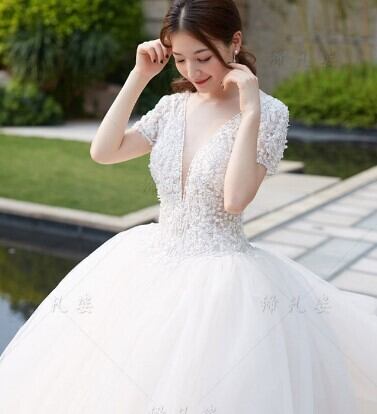 高品質！ ウエディングドレス ホワイト 繊細レース 深Vネック  